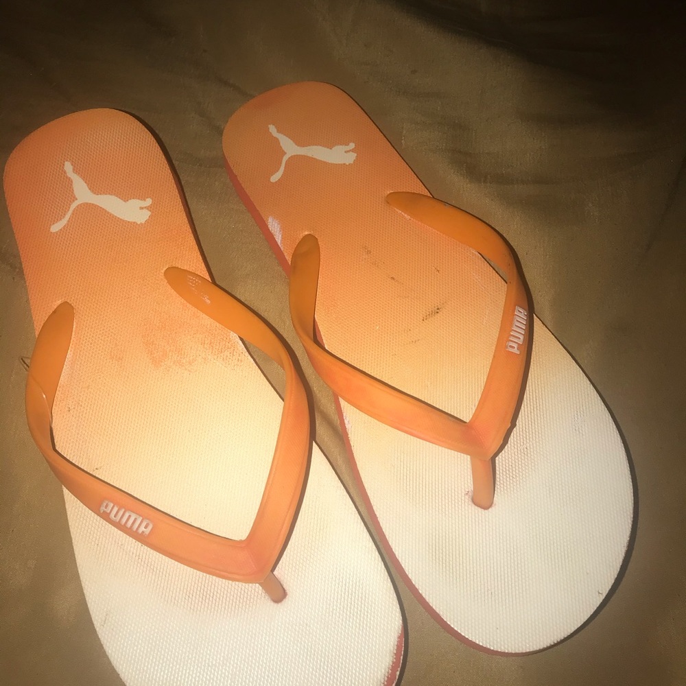 PUMA flip flops